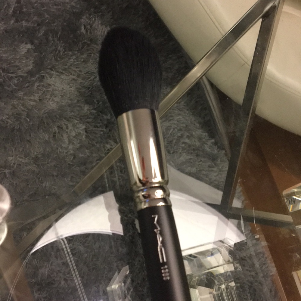 MAC Face Brush